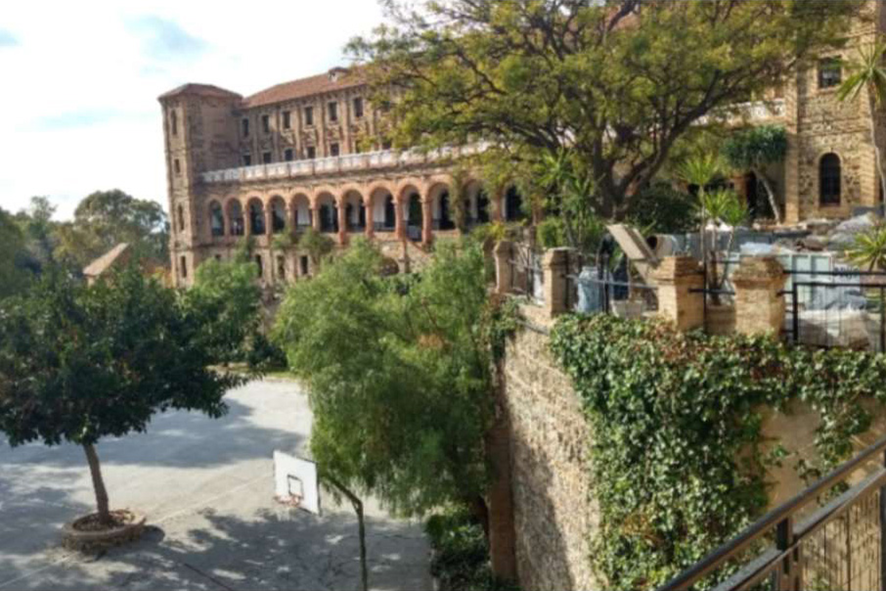 Edificio del lugar de encuentro de El Familión